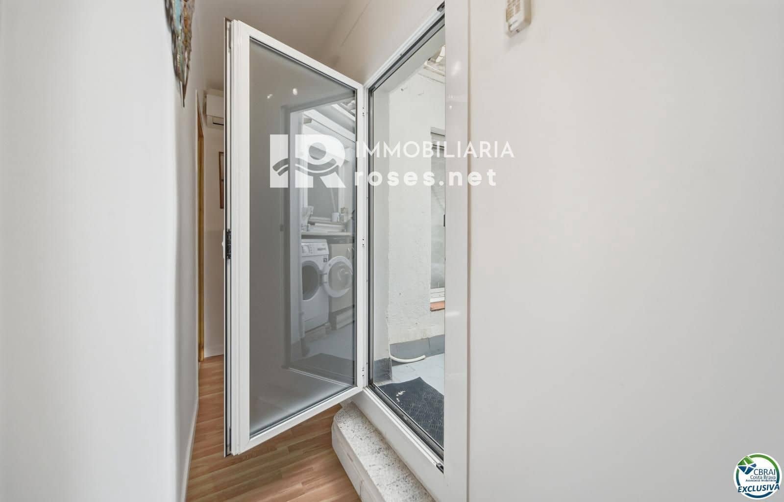 2 bedroom Flat for sale in Roses - € 190,000 (Ref: 9924868)