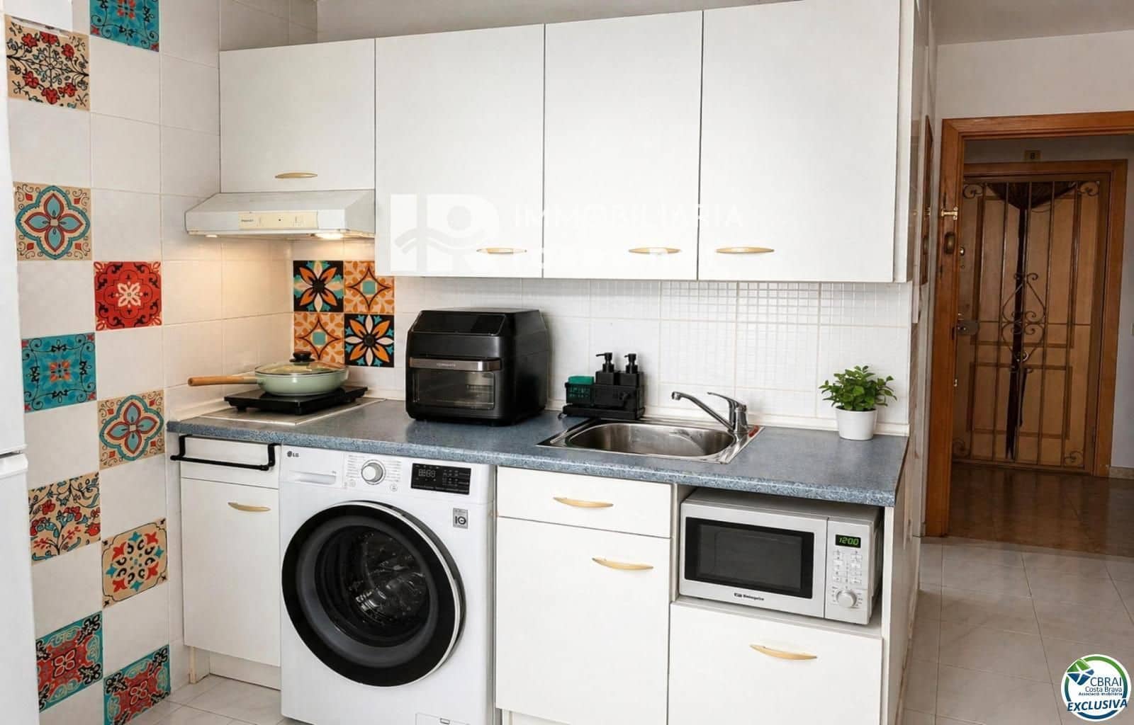 Flat for sale in Empuriabrava - € 85,000 (Ref: 9927916)
