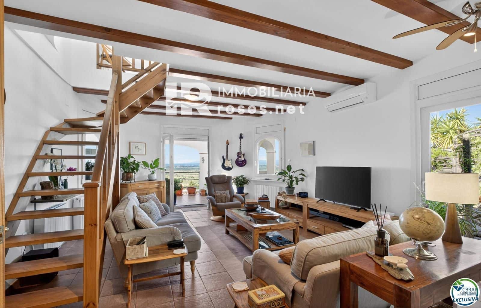 3 bedroom Villa for sale in Palau-saverdera with pool garage - € 650,000 (Ref: 9927917)