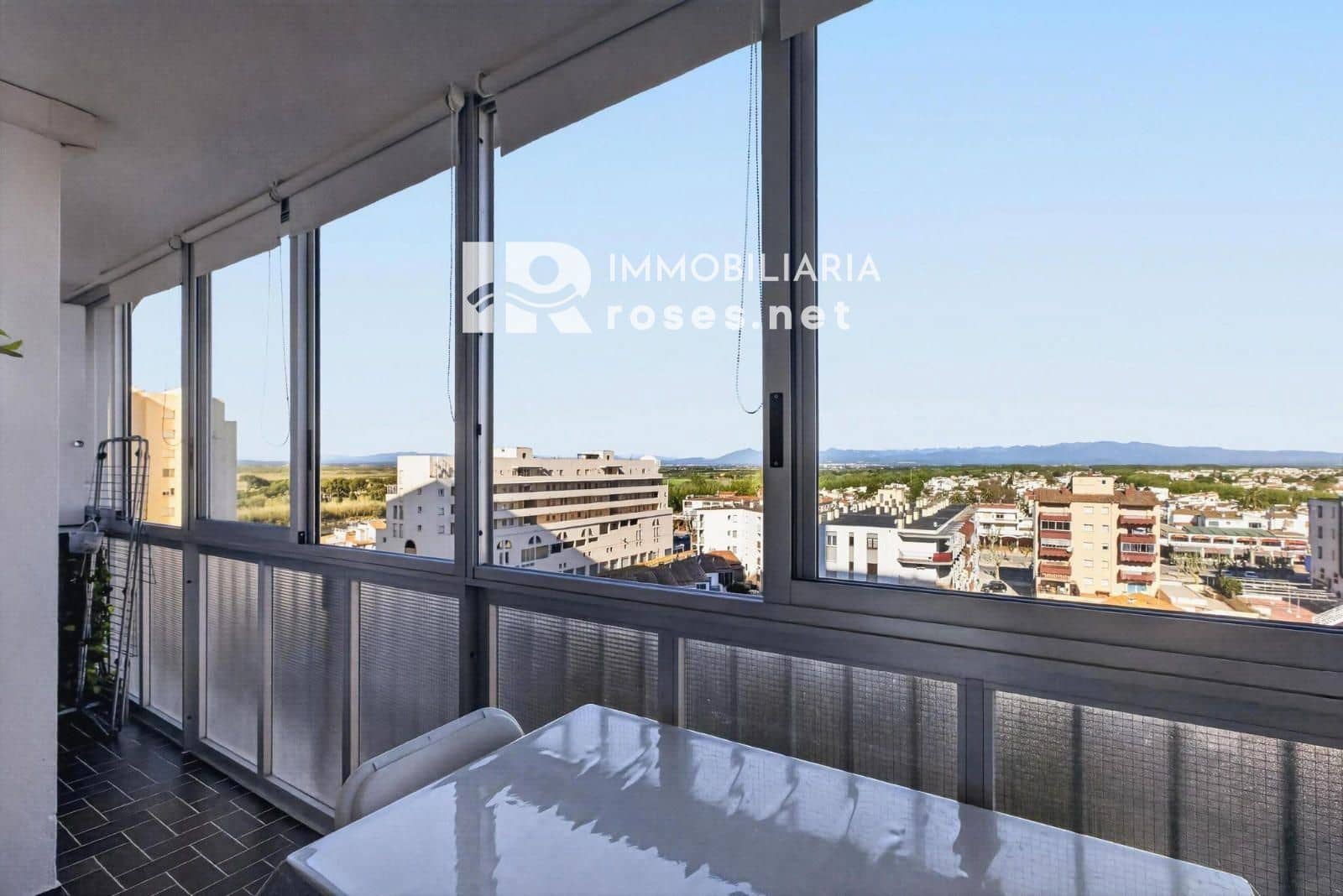 2 bedroom Flat for sale in Empuriabrava - € 154,000 (Ref: 9927918)