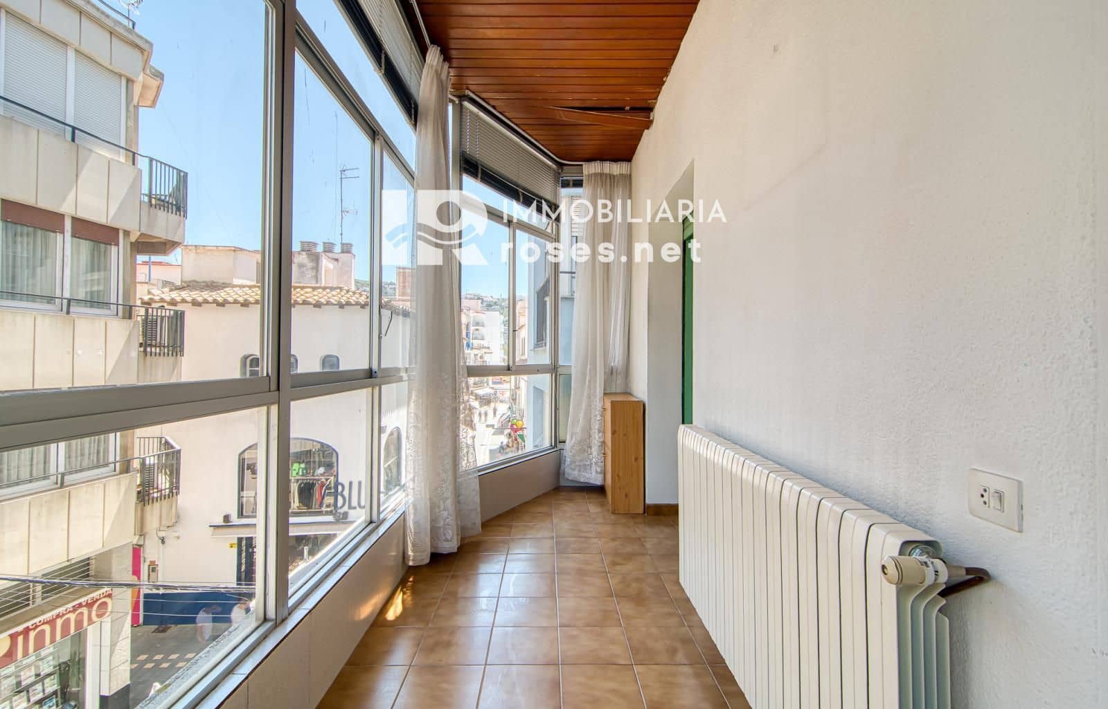 3 bedroom Flat for sale in Roses - € 240,000 (Ref: 9929792)