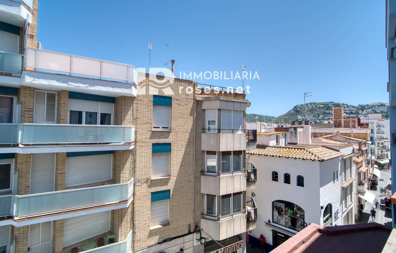 3 bedroom Flat for sale in Roses - € 240,000 (Ref: 9929792)