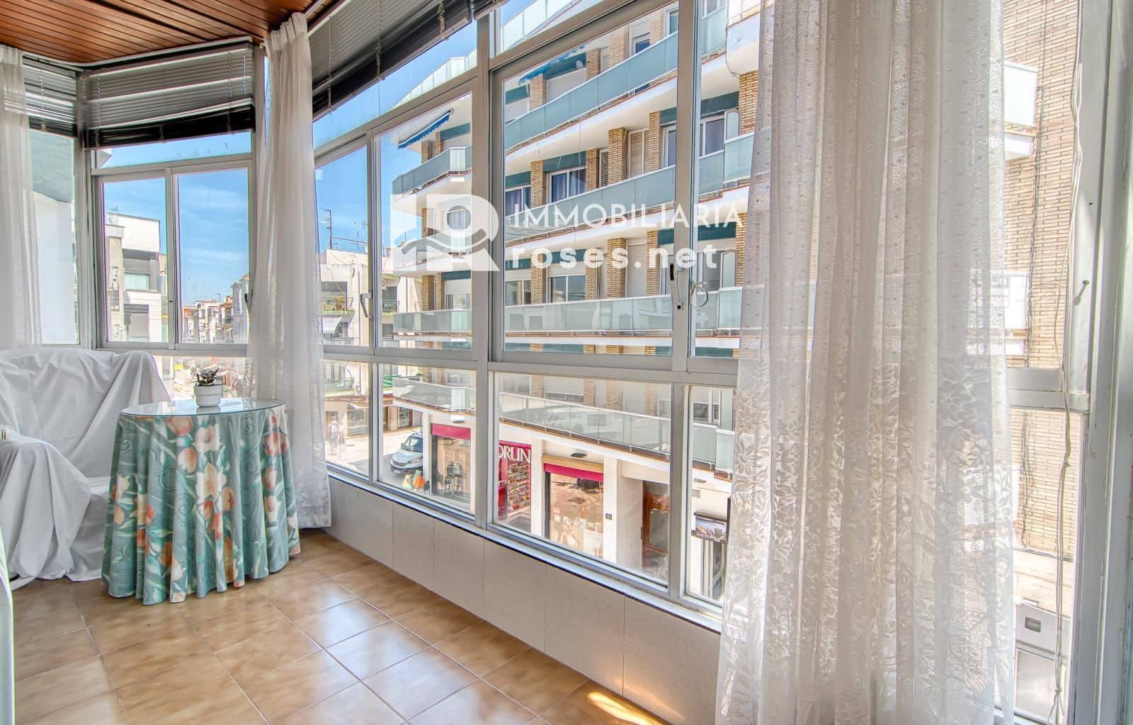 3 bedroom Flat for sale in Roses - € 240,000 (Ref: 9929792)