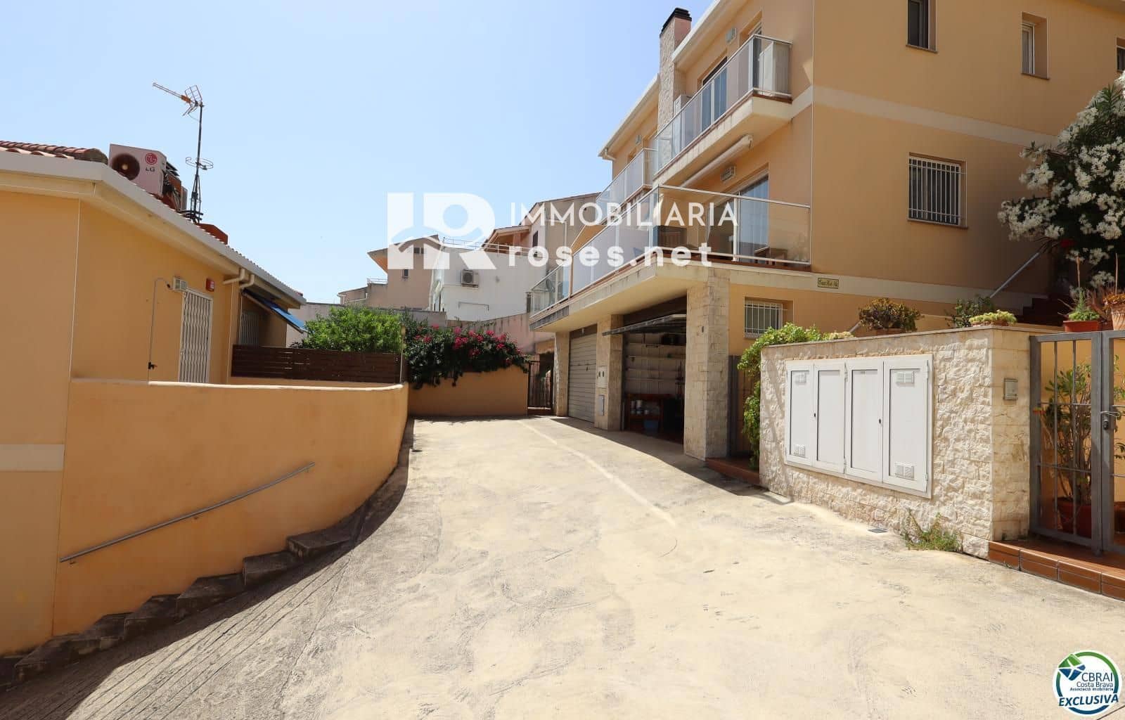 2 slaapkamer Villa te koop in Llanca met garage - € 435.000 (Ref: 9932072)