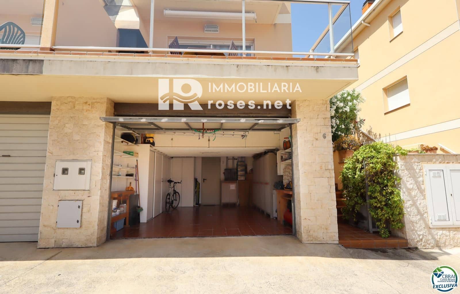 2 slaapkamer Villa te koop in Llanca met garage - € 435.000 (Ref: 9932072)