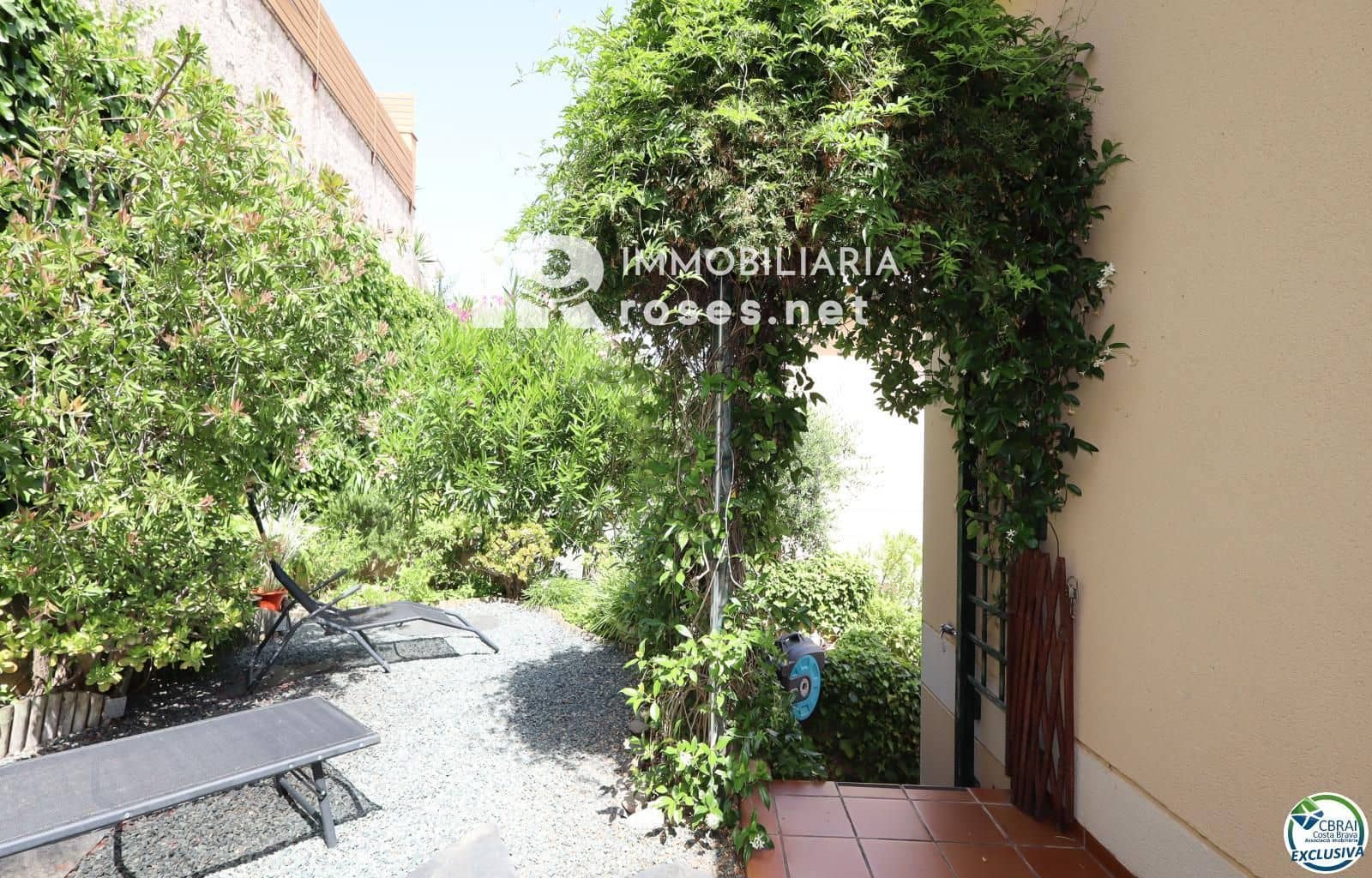 2 slaapkamer Villa te koop in Llanca met garage - € 435.000 (Ref: 9932072)