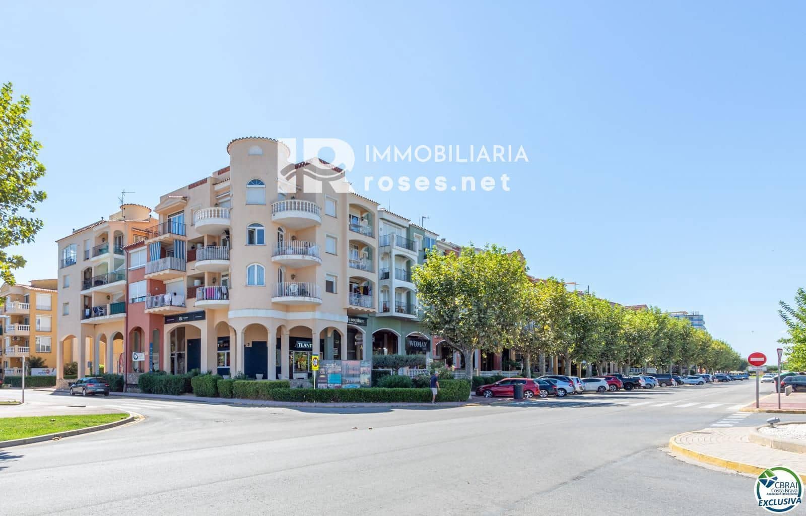 1 bedroom Flat for sale in Empuriabrava with pool - € 155,000 (Ref: 9936658)