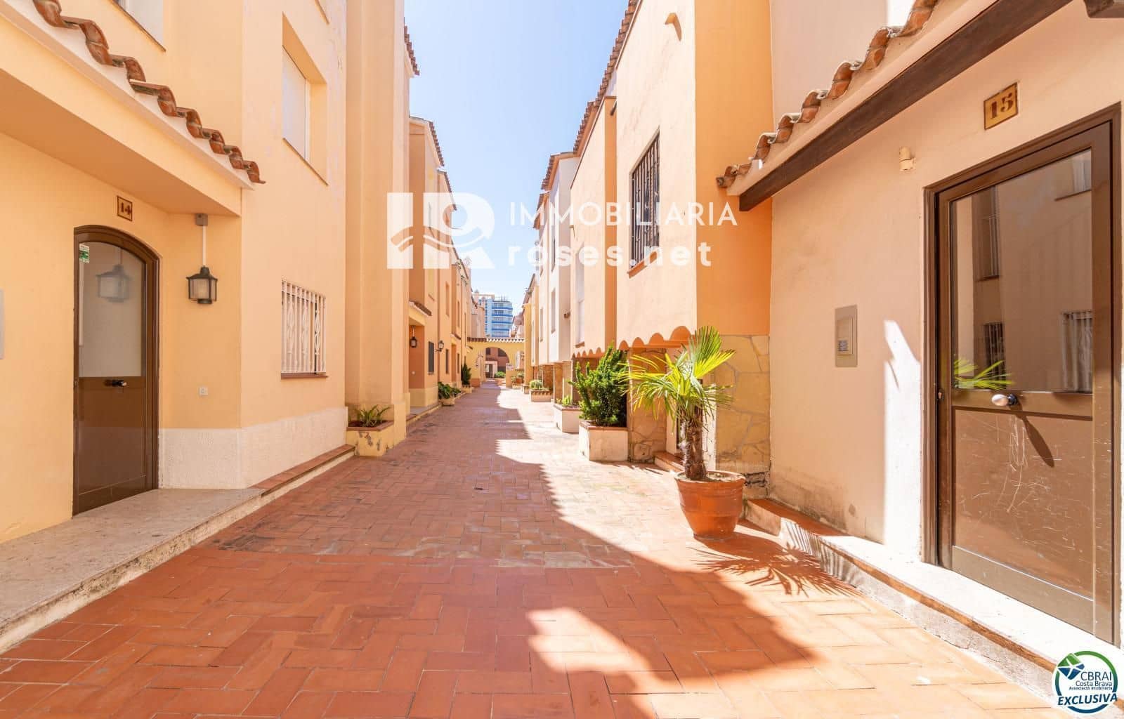 1 bedroom Flat for sale in Empuriabrava with pool - € 155,000 (Ref: 9936658)