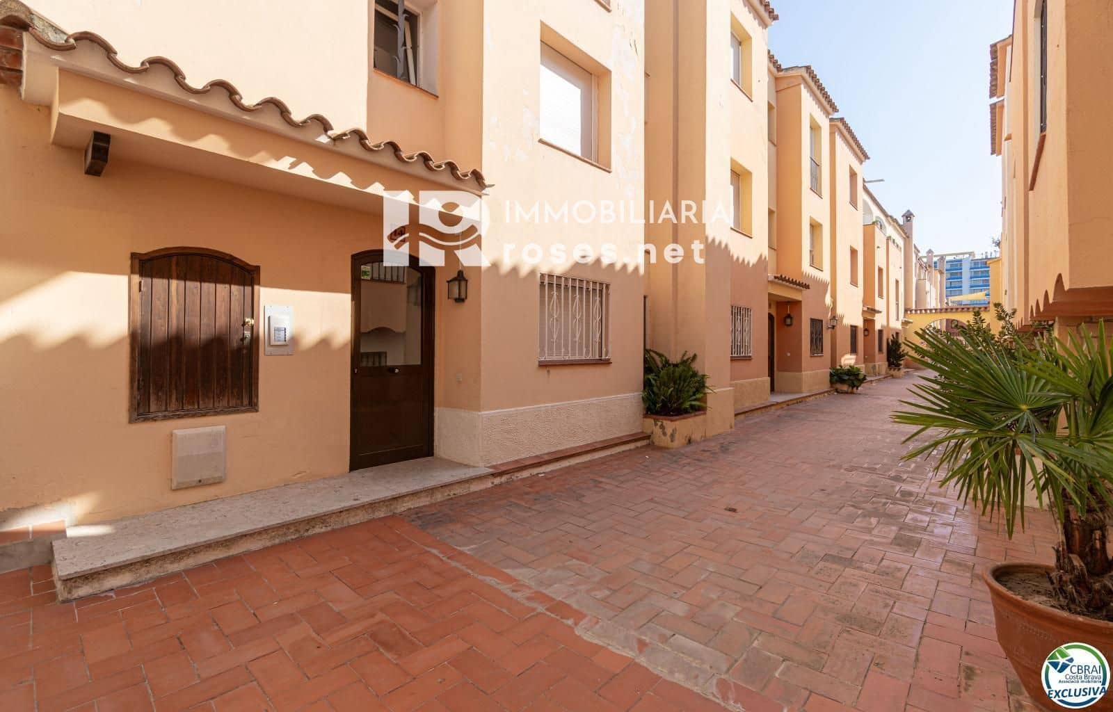 1 bedroom Flat for sale in Empuriabrava with pool - € 155,000 (Ref: 9936658)