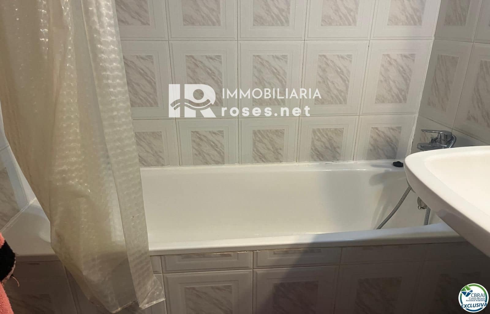 3 bedroom Flat for sale in Roses - € 265,000 (Ref: 9946051)