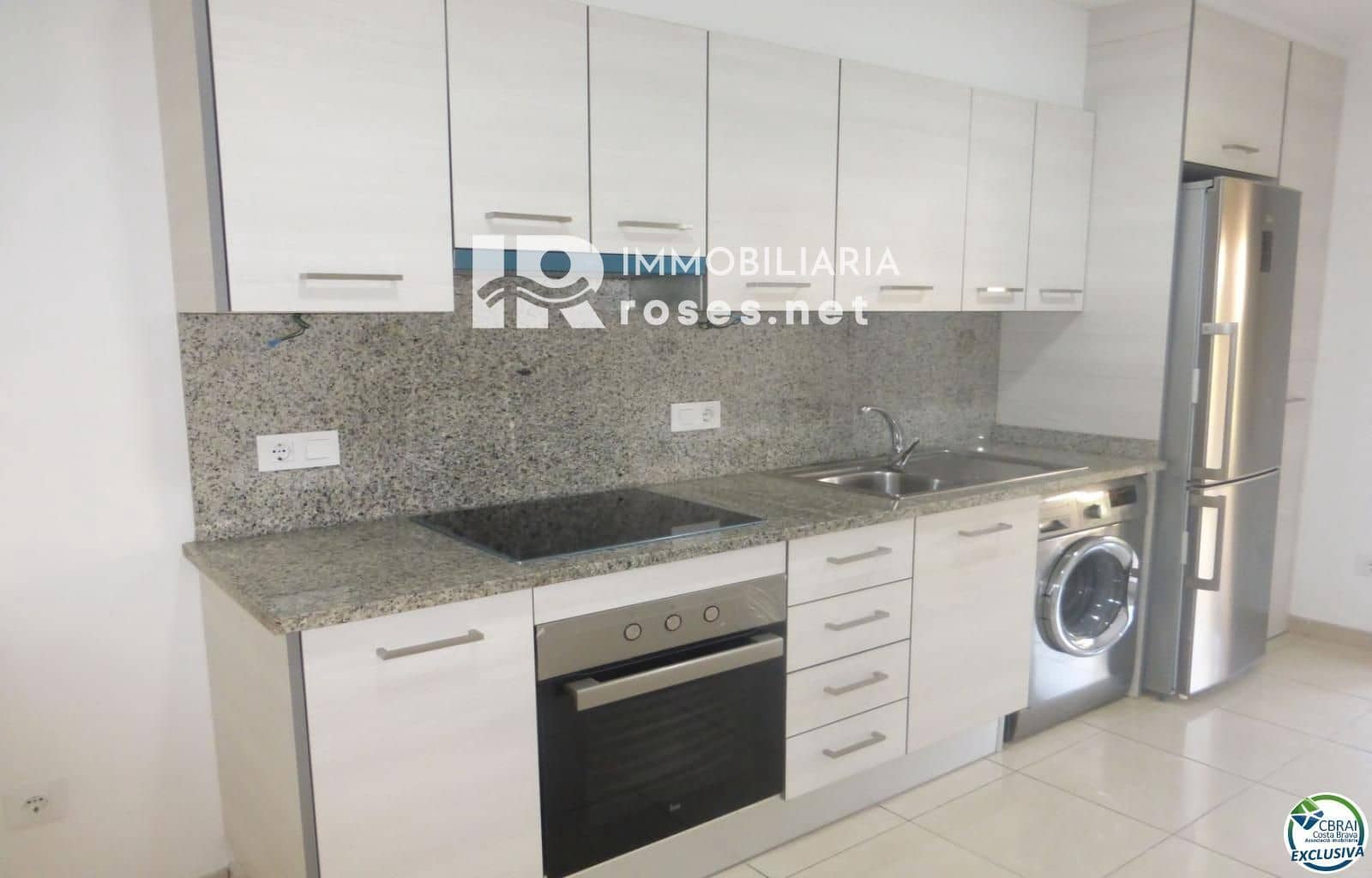Chalet de 4 habitaciones en Empuriabrava en venta con garaje - 295.000 € (Ref: 9956072)
