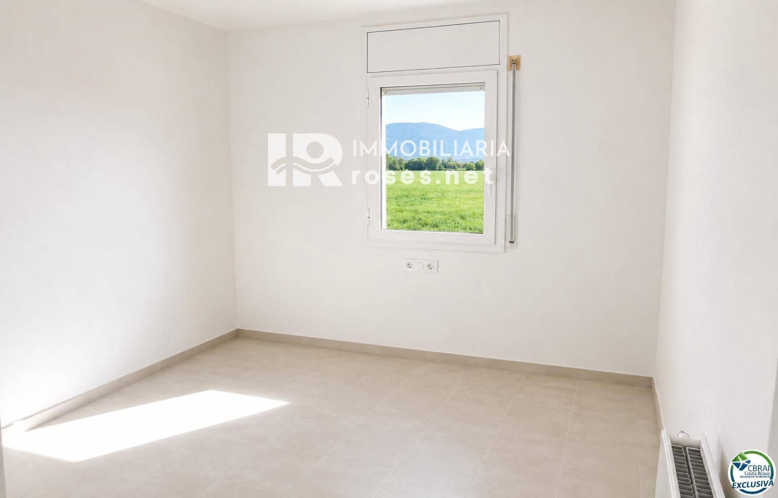 Chalet de 4 habitaciones en Empuriabrava en venta con garaje - 295.000 € (Ref: 9956072)