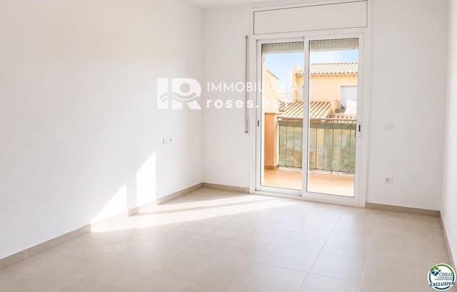 4 soveværelse Villa til salg i Empuriabrava, Castelló d'Empúries med garage - € 295.000 (Ref: 9956072)