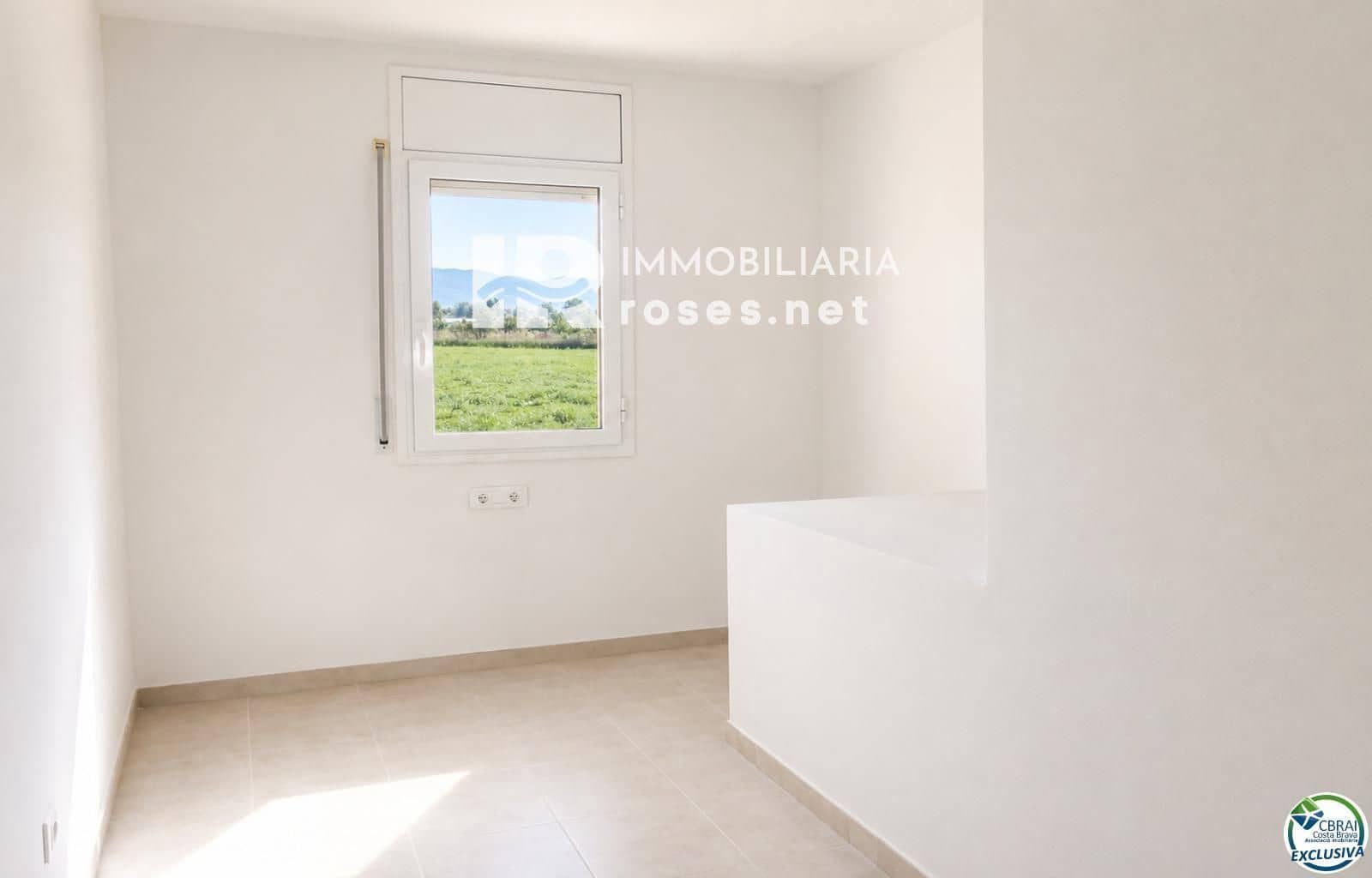 Chalet de 4 habitaciones en Empuriabrava en venta con garaje - 295.000 € (Ref: 9956072)