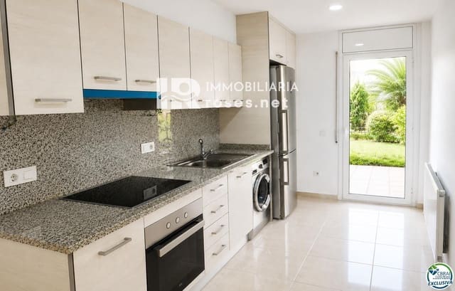4 soveværelse Villa til salg i Empuriabrava, Castelló d'Empúries med garage - € 295.000 (Ref: 9956072)