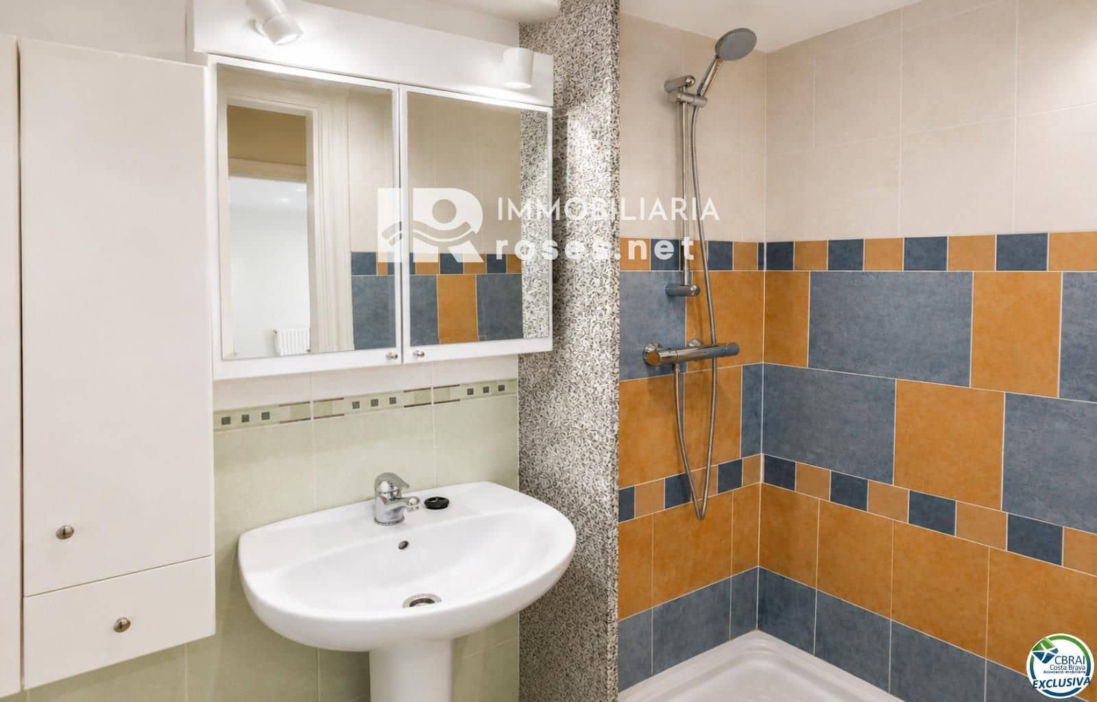 Chalet de 4 habitaciones en Empuriabrava en venta con garaje - 295.000 € (Ref: 9956072)