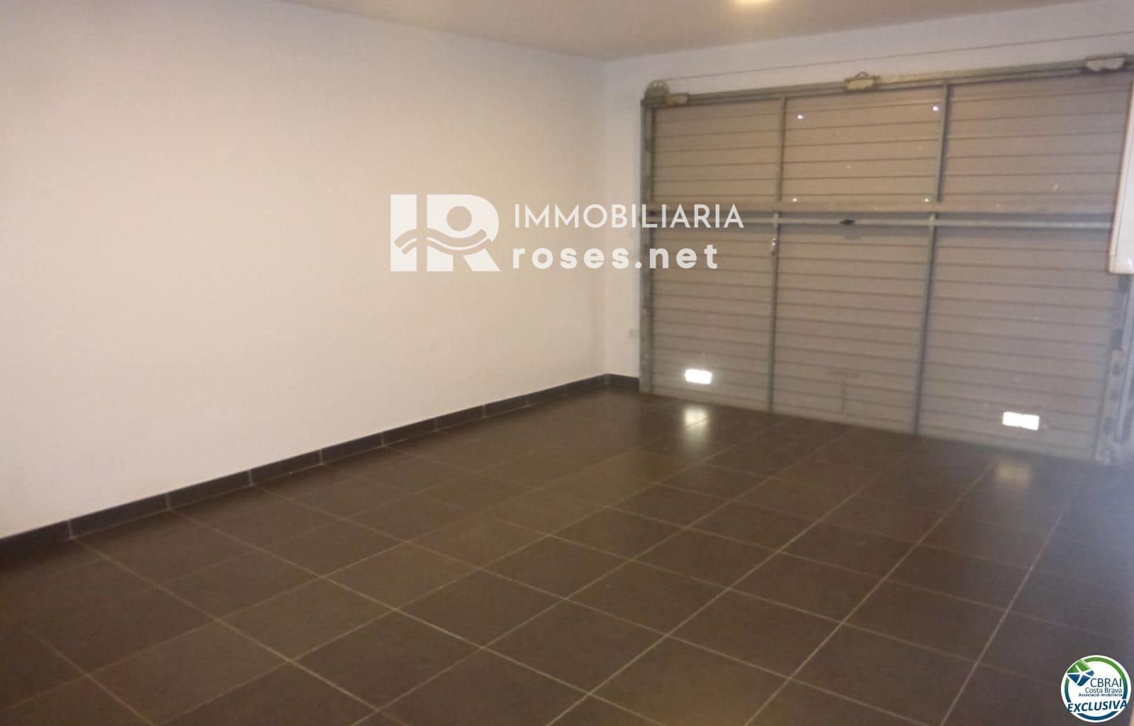 Chalet de 4 habitaciones en Empuriabrava en venta con garaje - 295.000 € (Ref: 9956072)