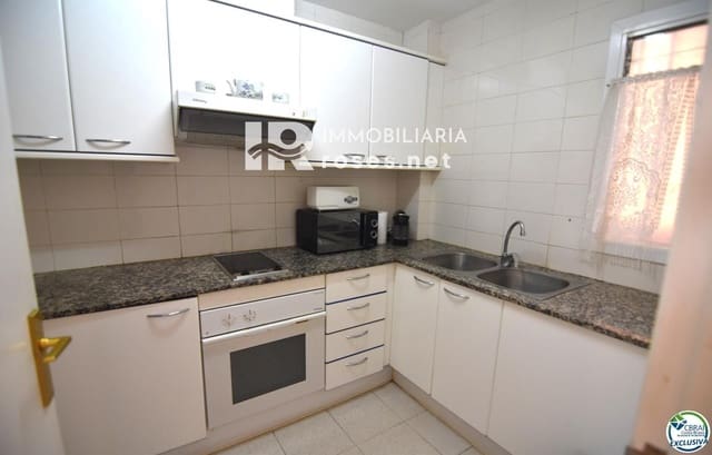 2 slaapkamer Flat te koop in Santa Margarida, Roses met zwembad - € 165.000 (Ref: 9963409)