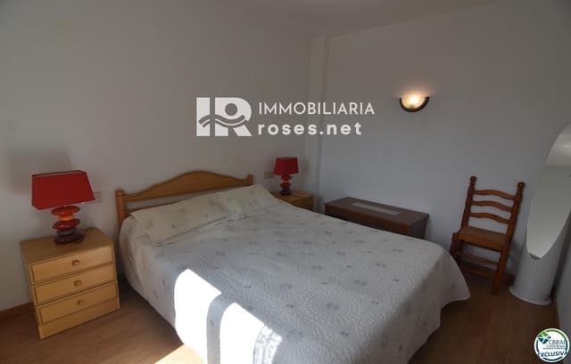 2 slaapkamer Flat te koop in Santa Margarida, Roses met zwembad - € 165.000 (Ref: 9963409)