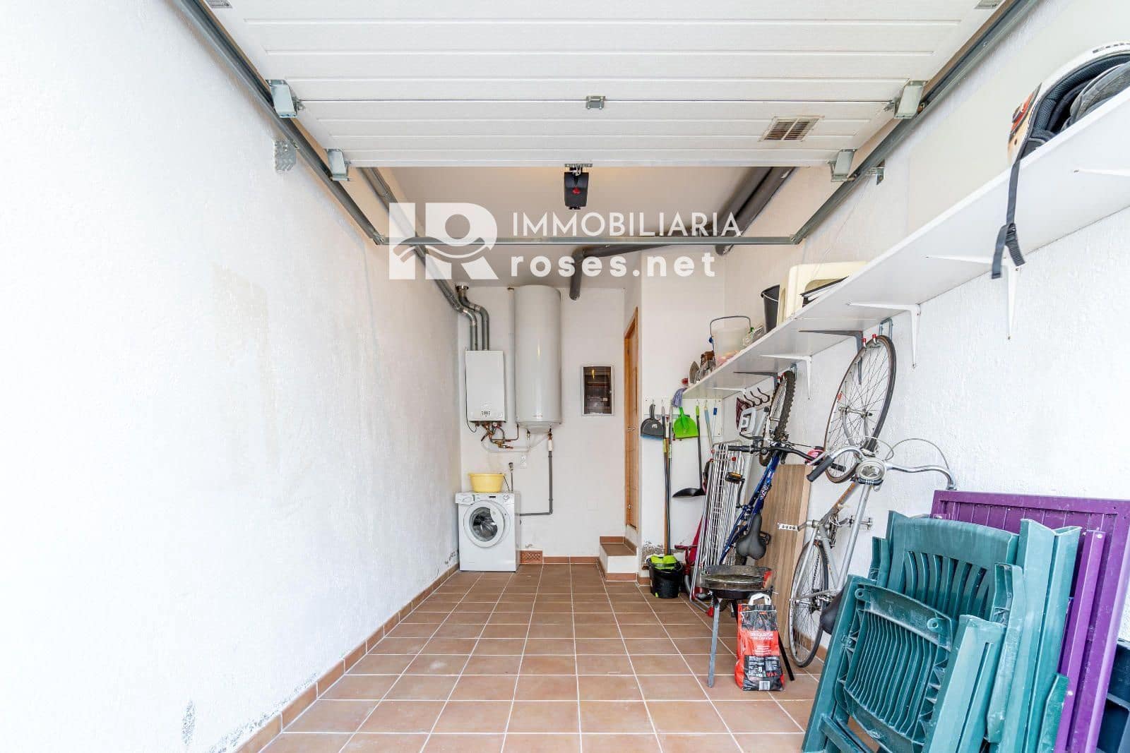 2 makuuhuone Omakotitalo myytävänä paikassa Empuriabrava mukana 
autotalli - 195 000 € (Ref: 9963410)