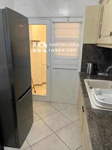 2 slaapkamer Flat te koop in Roses met garage - € 330.000 (Ref: 9966953)