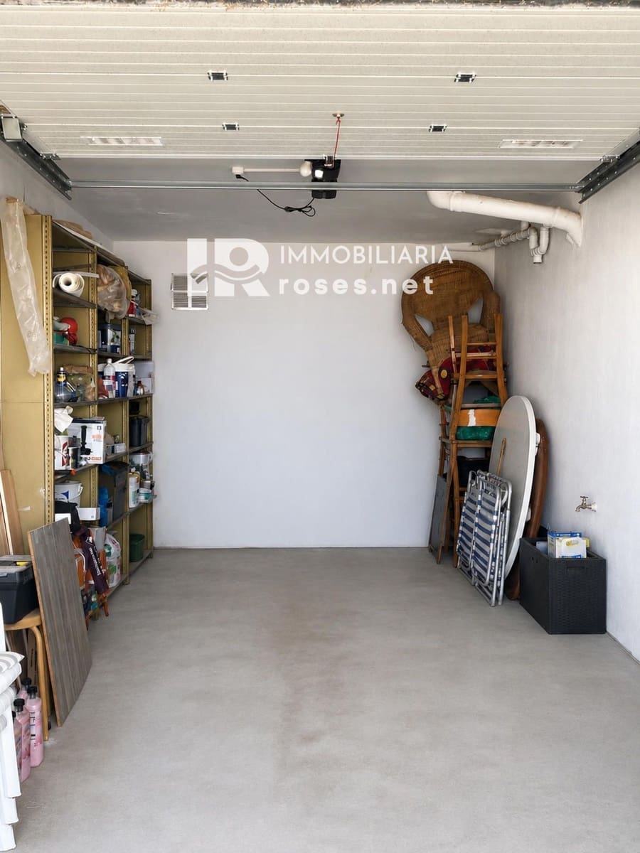 2 slaapkamer Flat te koop in Roses met garage - € 330.000 (Ref: 9966953)
