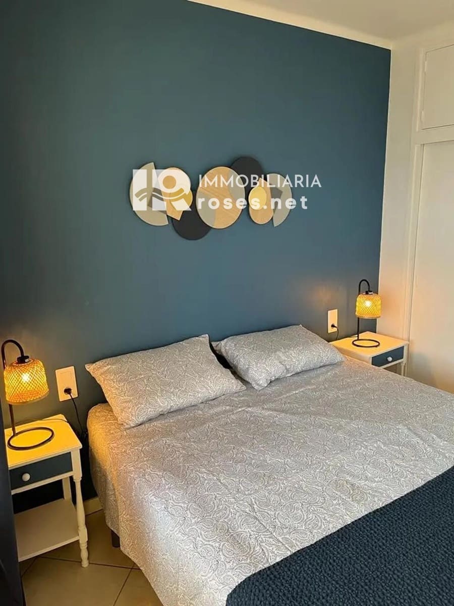 2 slaapkamer Flat te koop in Roses met garage - € 330.000 (Ref: 9966953)
