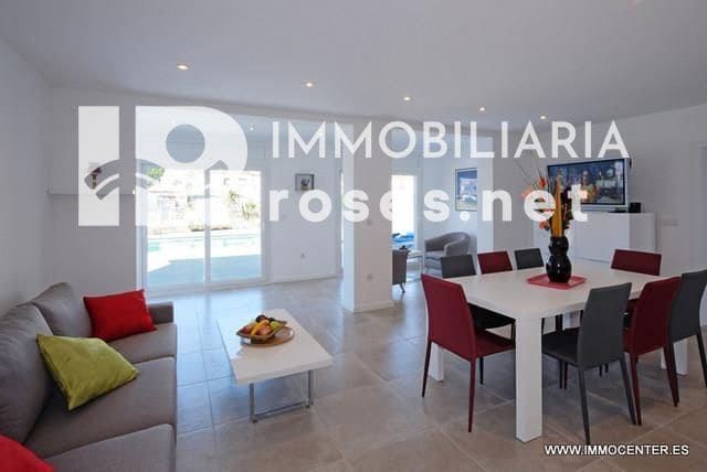 4 soveværelse Villa til salg i Empuriabrava med swimmingpool garage - € 800.000 (Ref: 9968612)