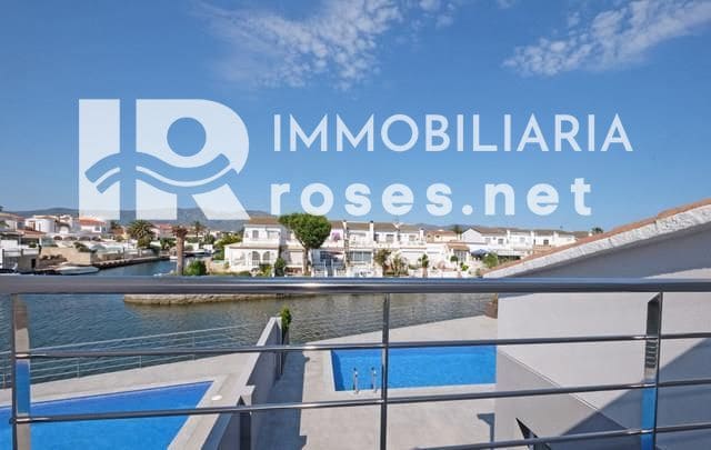 4 soveværelse Villa til salg i Empuriabrava med swimmingpool garage - € 800.000 (Ref: 9968612)