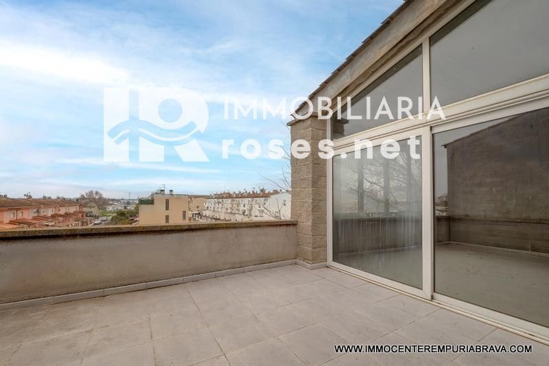 Restaurant/Bar til salg i Empuriabrava med garage - € 270.000 (Ref: 9968615)