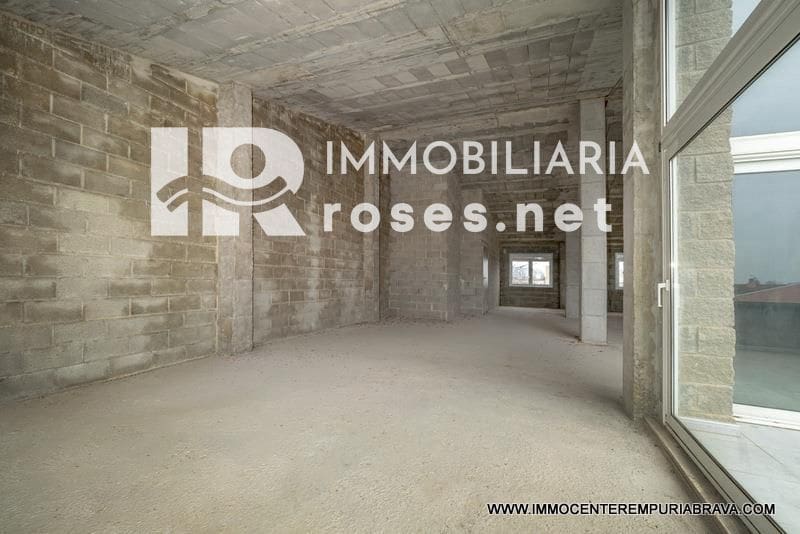 Restaurant/Bar til salg i Empuriabrava med garage - € 270.000 (Ref: 9968615)