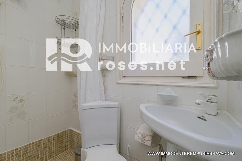 3 soverom Villa til salgs i Empuriabrava med svømmebasseng garasje - € 499 000 (Ref: 9968616)