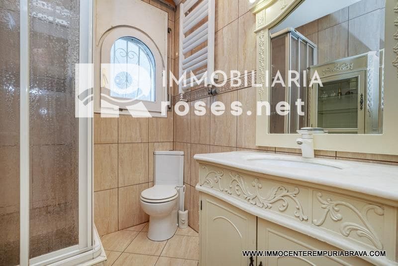 3 soverom Villa til salgs i Empuriabrava med svømmebasseng garasje - € 499 000 (Ref: 9968616)