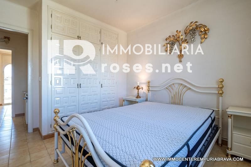 3 soverom Villa til salgs i Empuriabrava med svømmebasseng garasje - € 499 000 (Ref: 9968616)