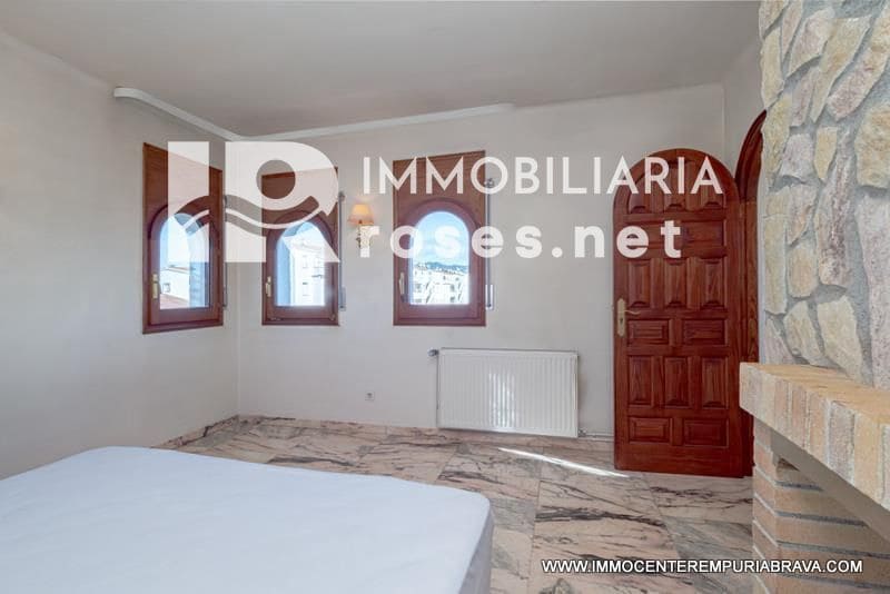 3 soverom Villa til salgs i Empuriabrava med svømmebasseng garasje - € 499 000 (Ref: 9968616)