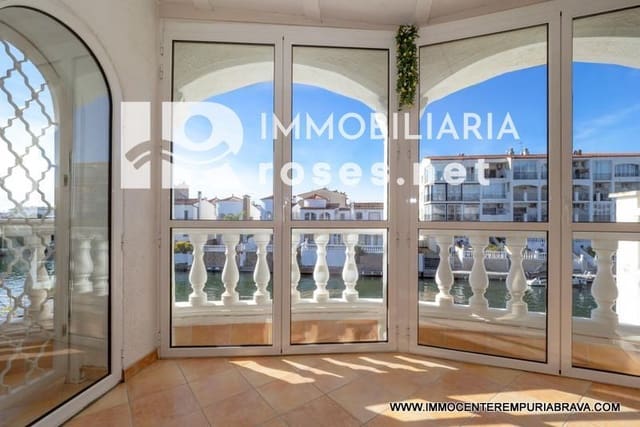 3 soverom Villa til salgs i Empuriabrava, Castelló d'Empúries med svømmebasseng garasje - € 499 000 (Ref: 9968616)