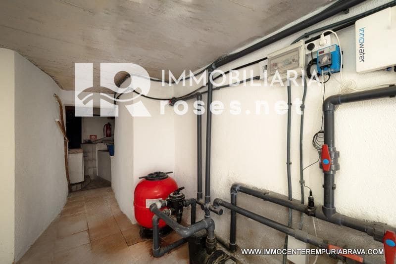 3 soverom Villa til salgs i Empuriabrava med svømmebasseng garasje - € 499 000 (Ref: 9968616)
