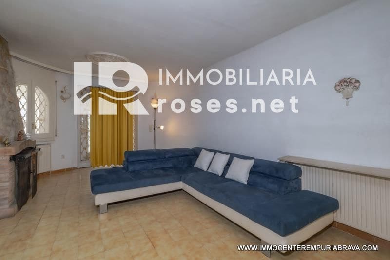3 soverom Villa til salgs i Empuriabrava med svømmebasseng garasje - € 499 000 (Ref: 9968616)