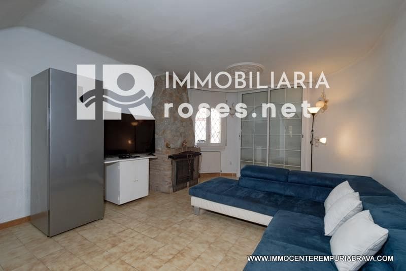 3 soverom Villa til salgs i Empuriabrava med svømmebasseng garasje - € 499 000 (Ref: 9968616)