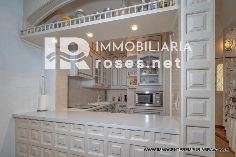 3 soverom Villa til salgs i Empuriabrava med svømmebasseng garasje - € 499 000 (Ref: 9968616)
