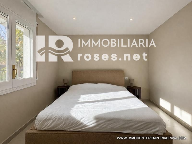2 sovrum Lägenhet till salu i Empuriabrava med garage - 240 000 € (Ref: 9968617)