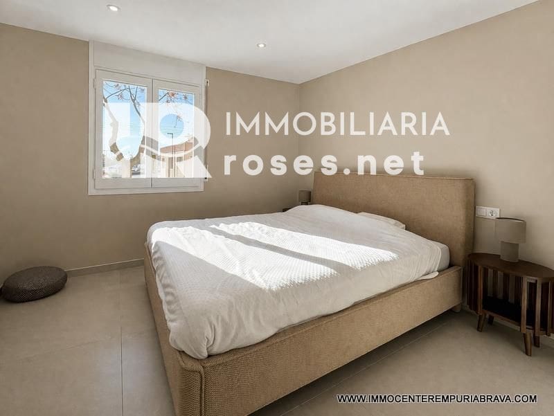 2 sovrum Lägenhet till salu i Empuriabrava med garage - 240 000 € (Ref: 9968617)