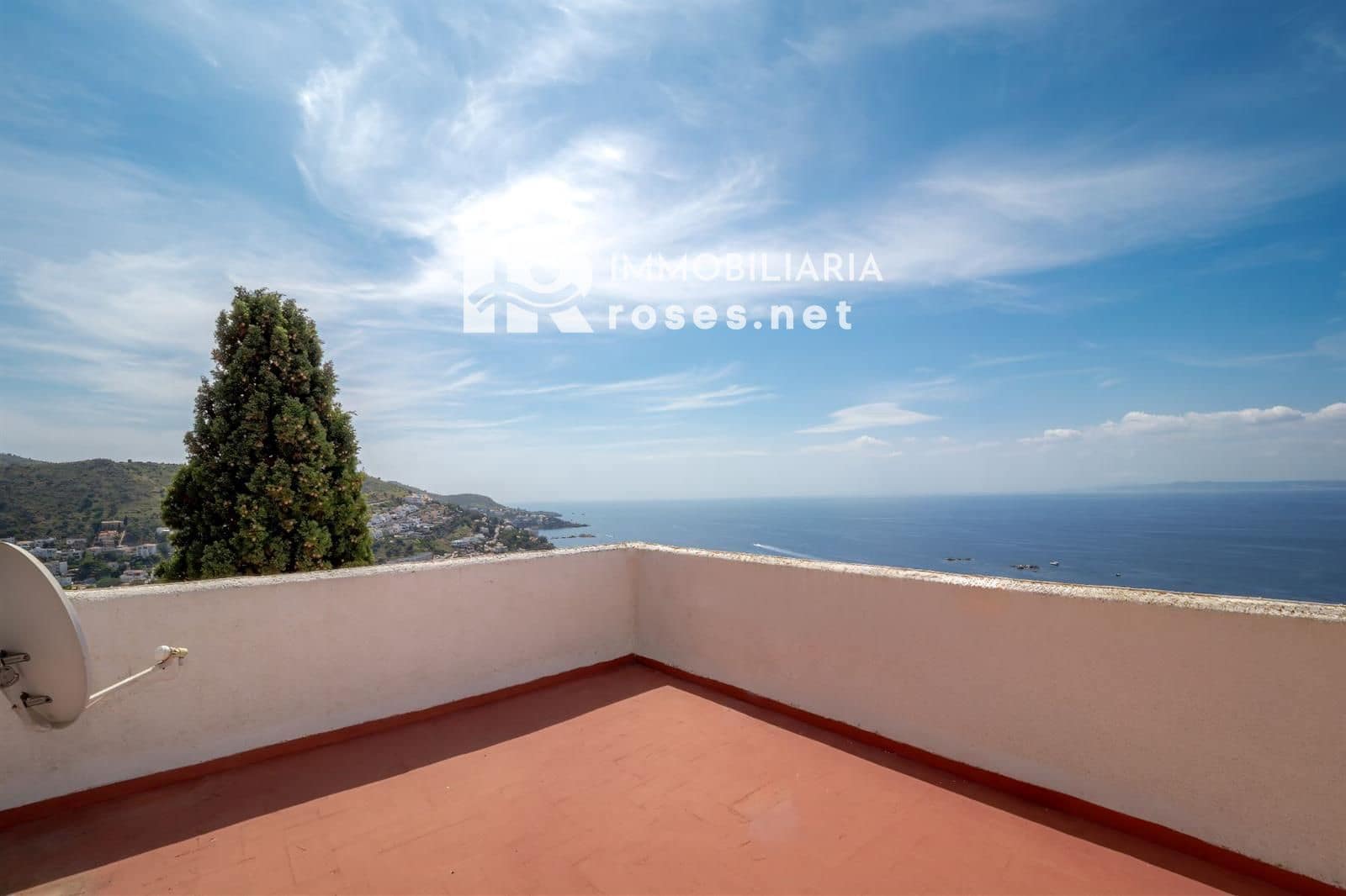 5 bedroom Villa for sale in Roses - € 970,000 (Ref: 9968619)