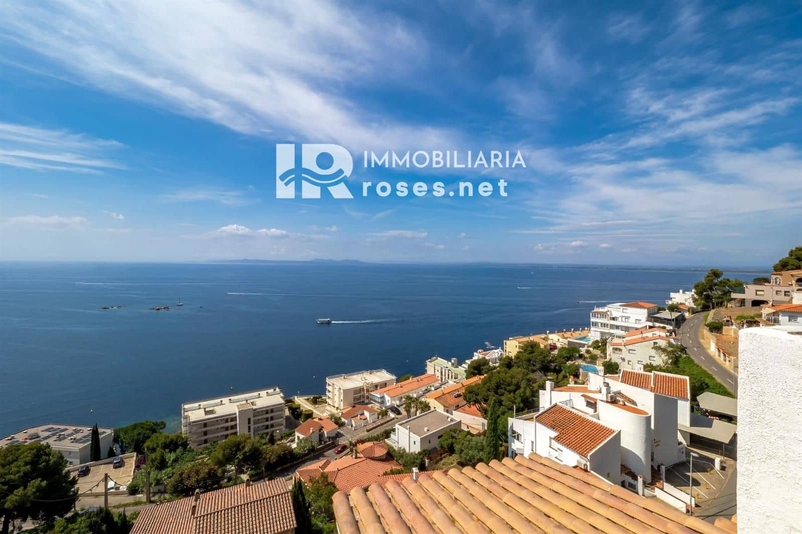 5 bedroom Villa for sale in Roses - € 970,000 (Ref: 9968619)