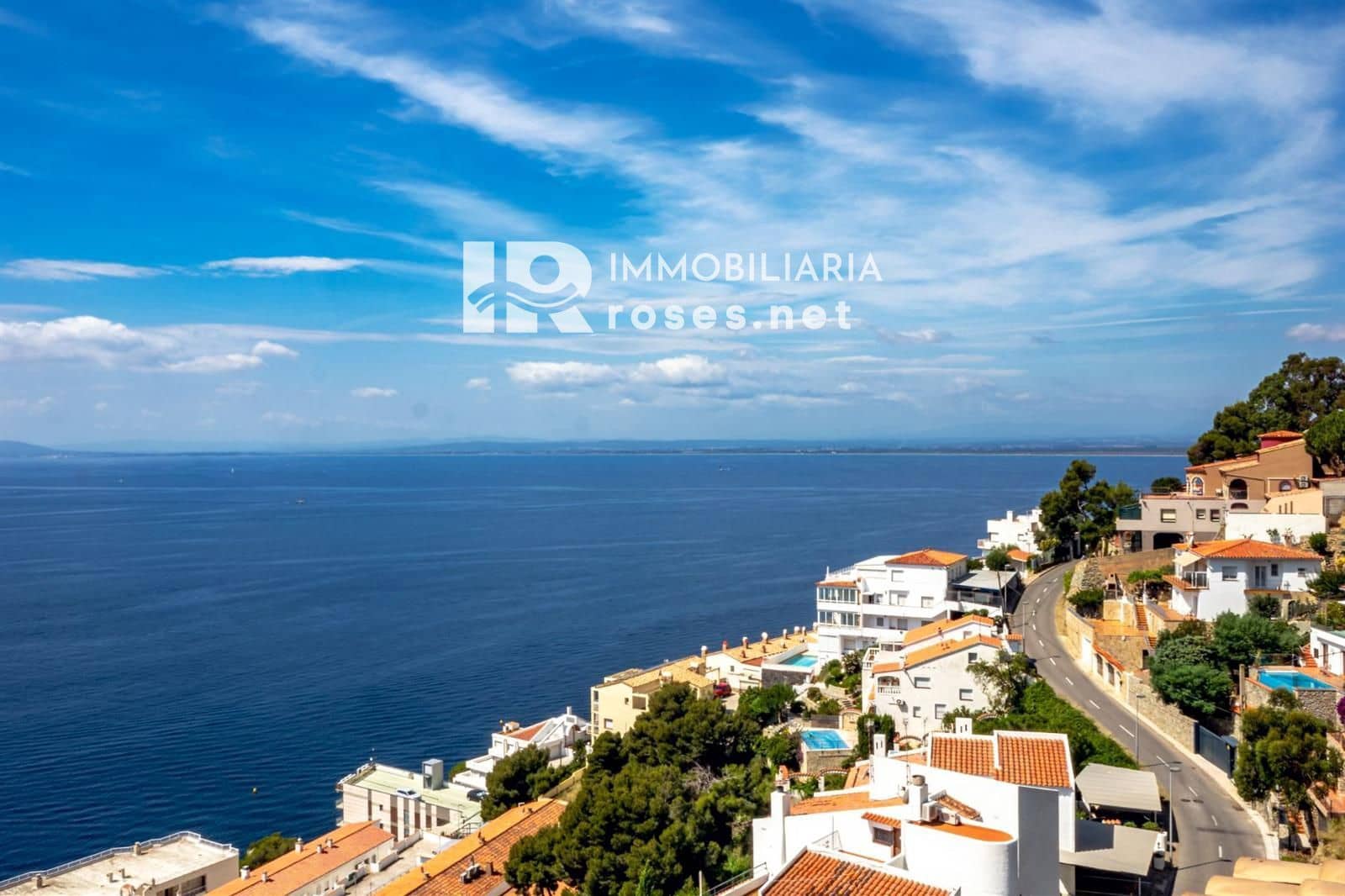5 bedroom Villa for sale in Roses - € 970,000 (Ref: 9968619)