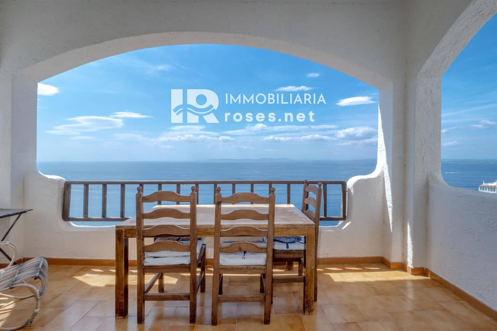 5 bedroom Villa for sale in Roses - € 970,000 (Ref: 9968619)
