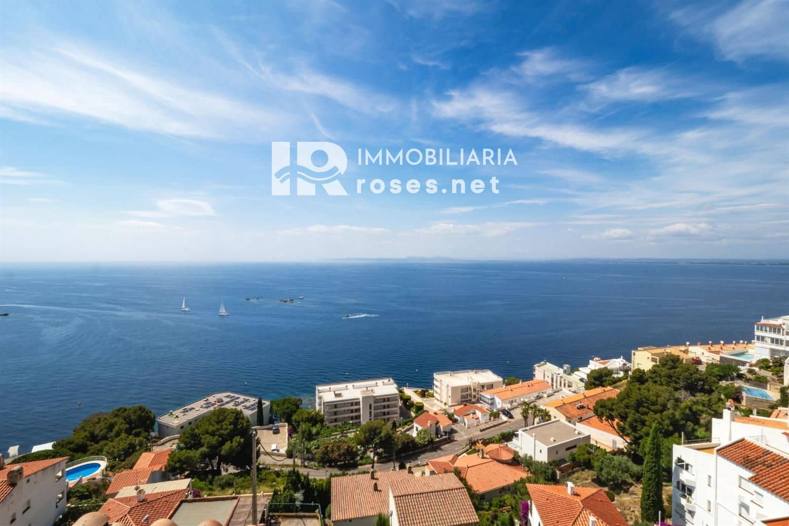 5 bedroom Villa for sale in Roses - € 970,000 (Ref: 9968619)