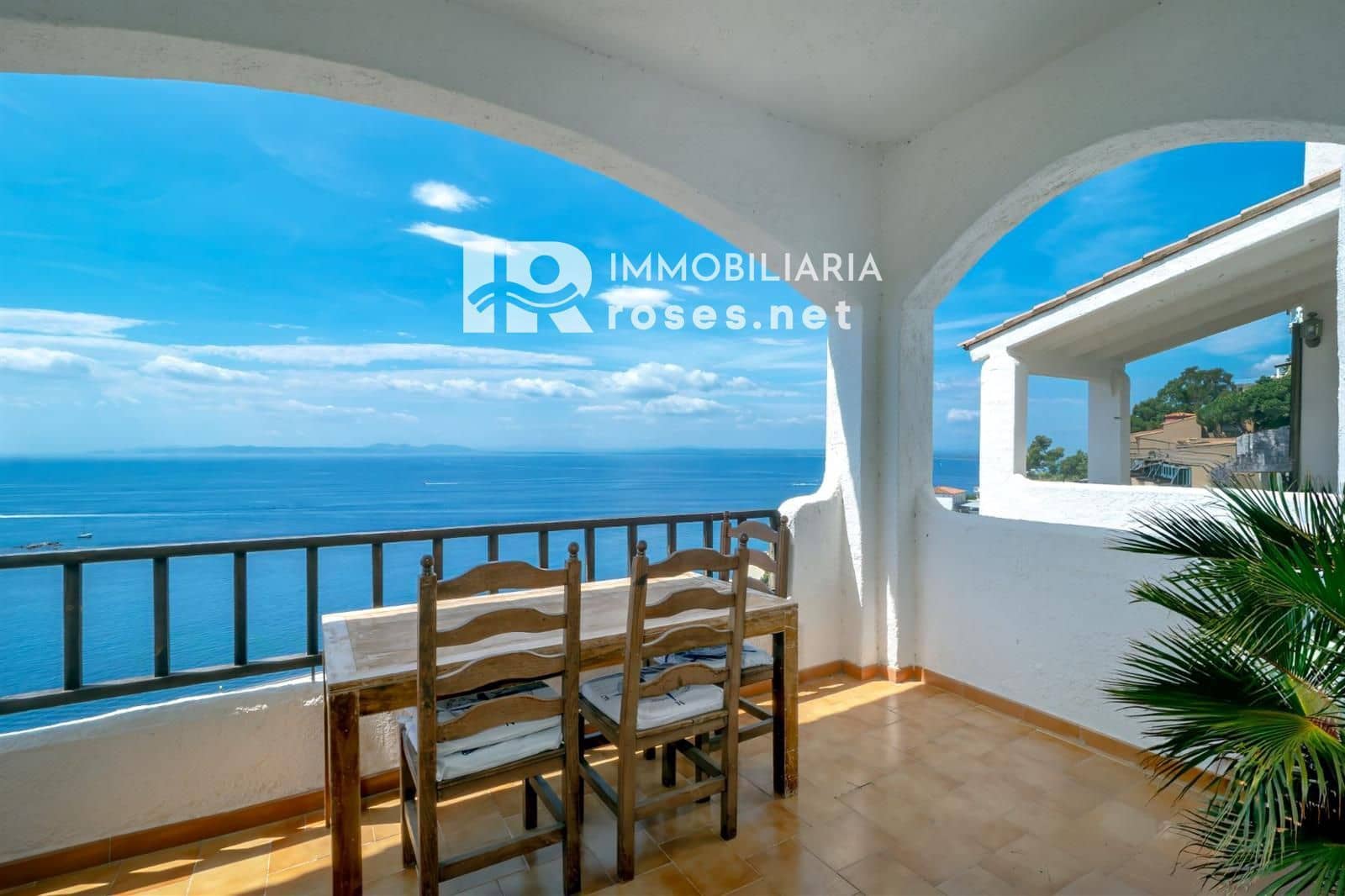 5 bedroom Villa for sale in Roses - € 970,000 (Ref: 9968619)