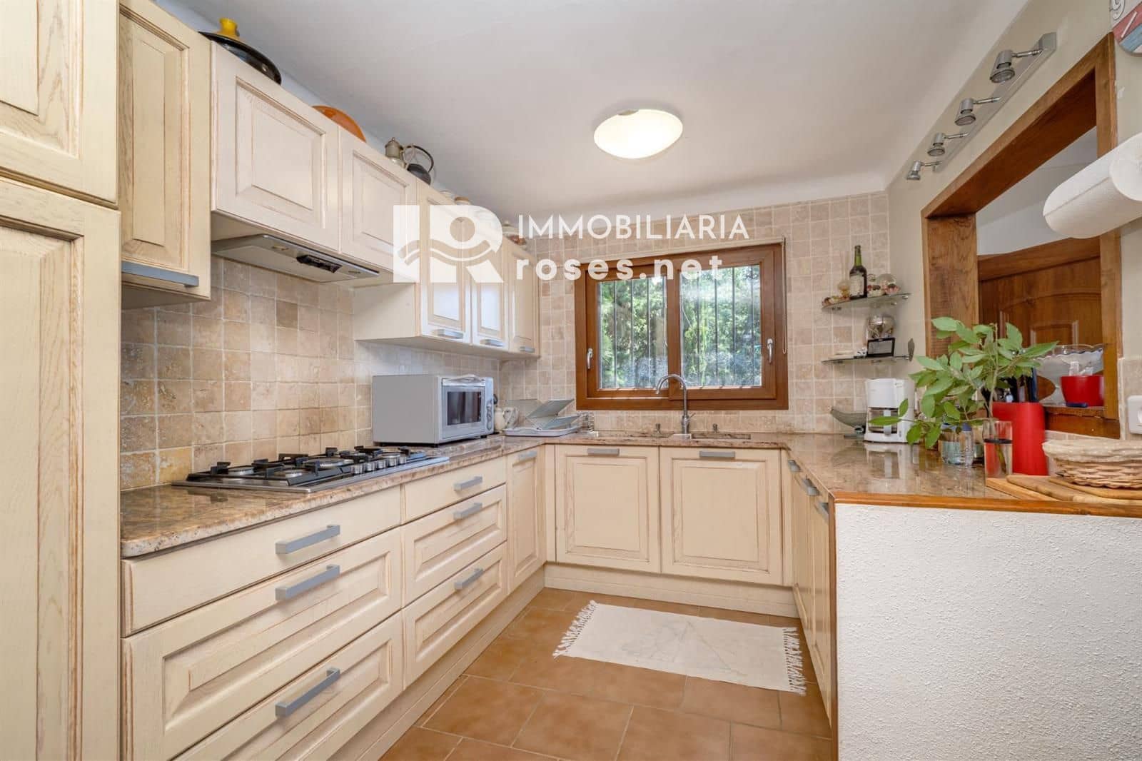 5 bedroom Villa for sale in Roses - € 970,000 (Ref: 9968619)