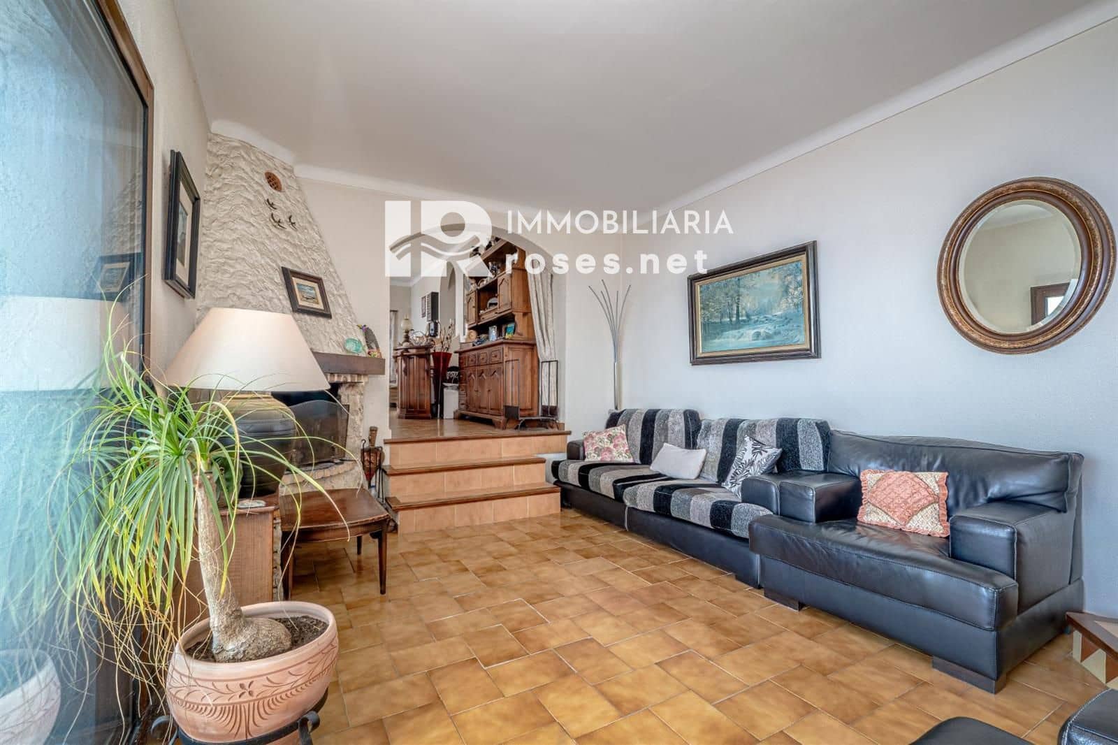 5 bedroom Villa for sale in Roses - € 970,000 (Ref: 9968619)